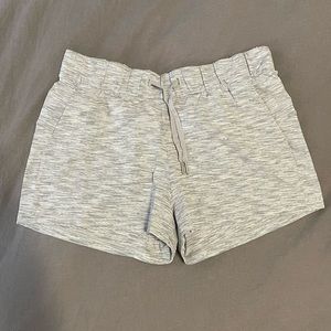 Lululemon - Cinchable Waist Short